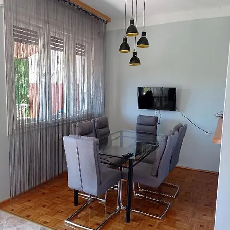 Matyas Kiraly Apartament